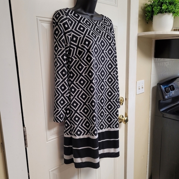 INC Black And White Long Sleeve Boat Neck Dress - Picture 4 of 10